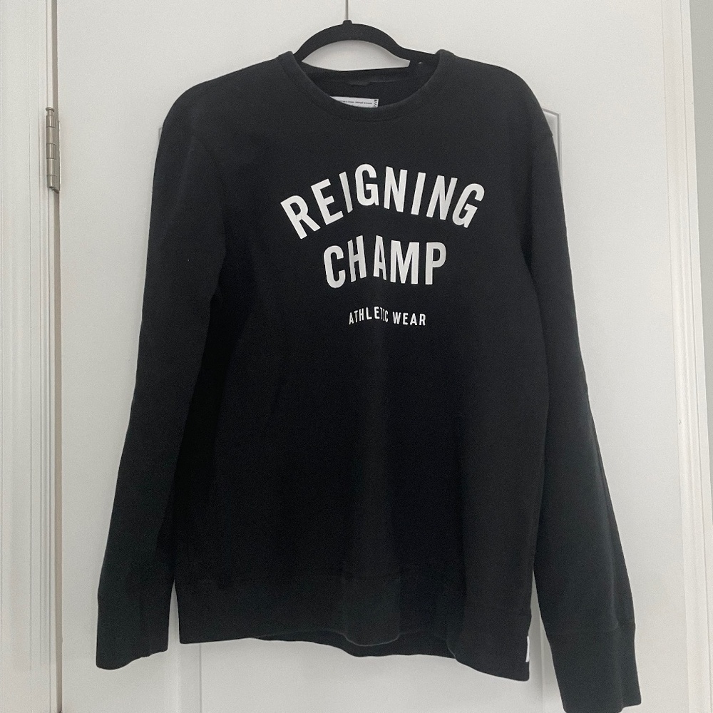 MEN'S REIGNING CHAMP BLACK SWEATSHIRT SIZE L!
